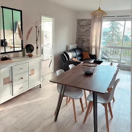 A 5 Min Du Zenith Apartamento