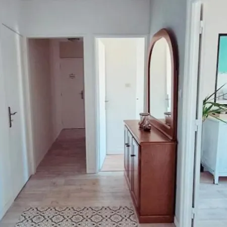 A 5 Min Du Zenith Apartamento